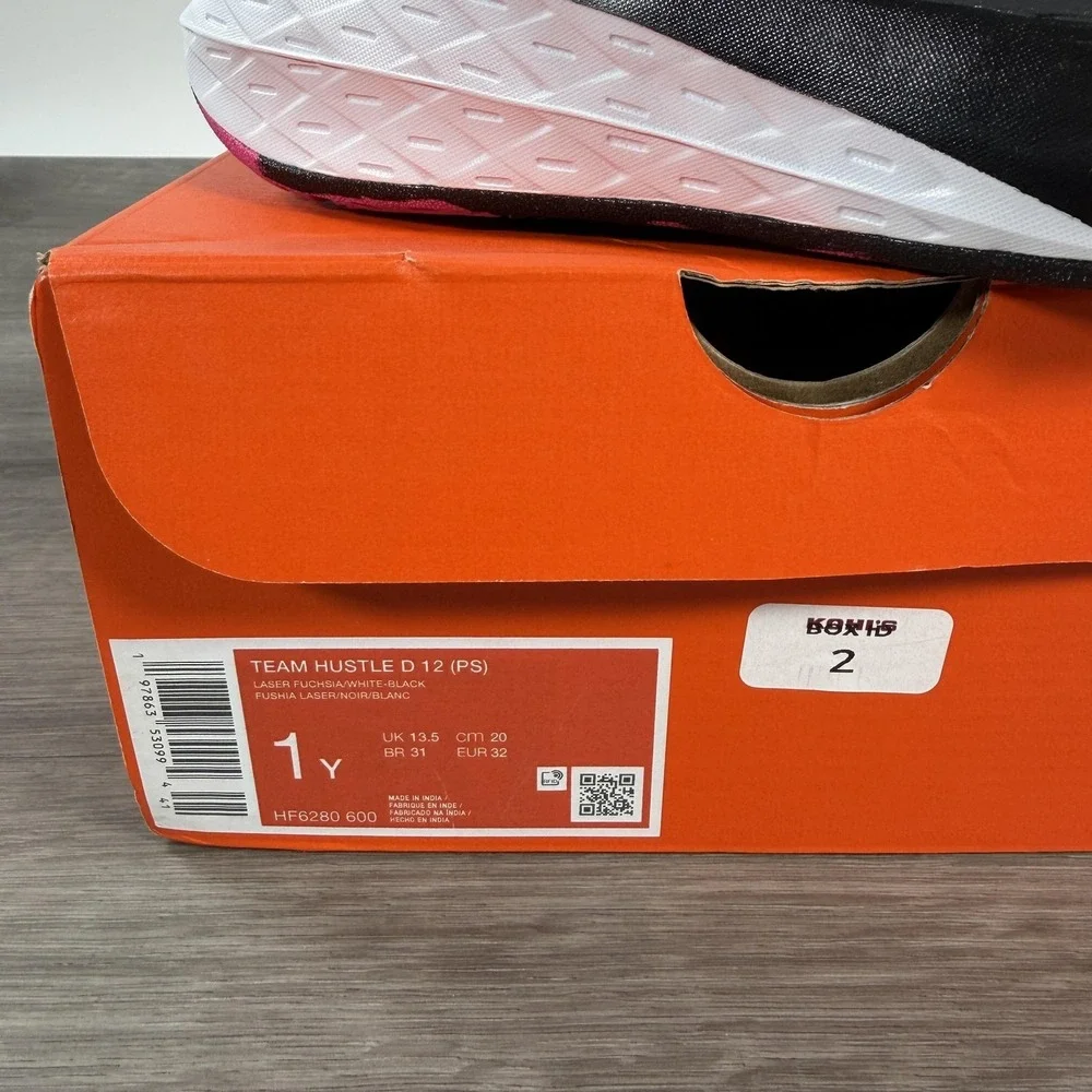 Nike Team Hustle D 12 Shoes Kids Size 1Y Pink Basketball Sneakers HF6280-600